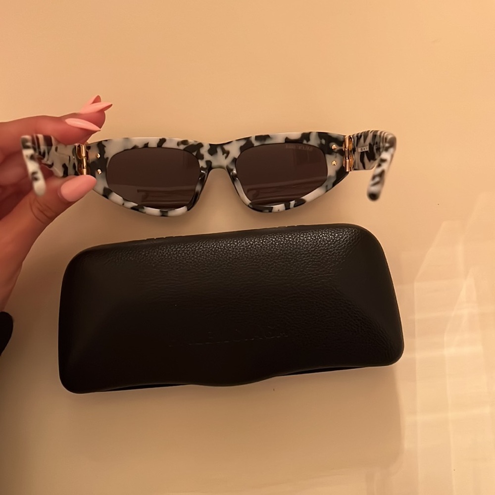 balenciaga women cat eye sunglasses have been worn once - Picture 3 of 9